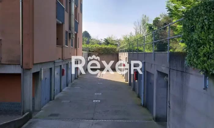 Rexer-Pessano-con-Bornago-Trilocale-mq-quarto-piano-cantina-ed-autorimessa-mq-Giardino
