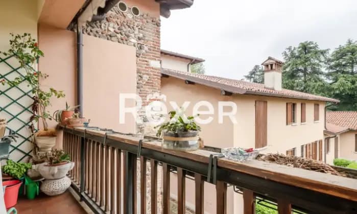 Rexer-Brescia-Pentalocale-su-due-livelli-in-elegante-corte-Terrazzo