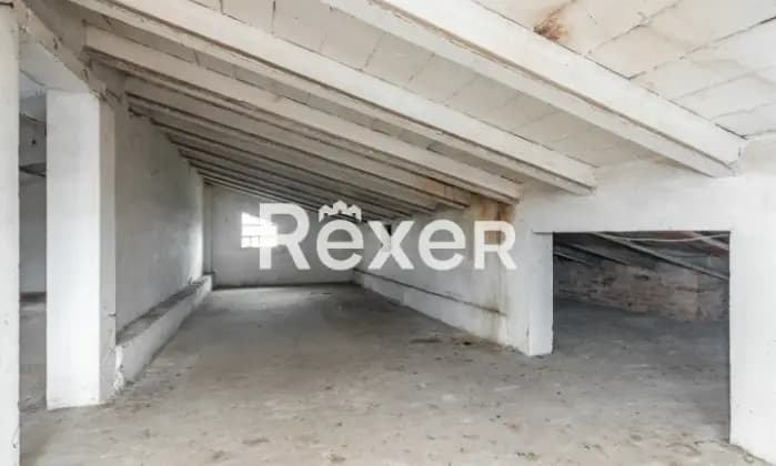 Rexer-Foss-Casa-bifamiliare-da-ristrutturare-con-garage-e-giardino-Altro