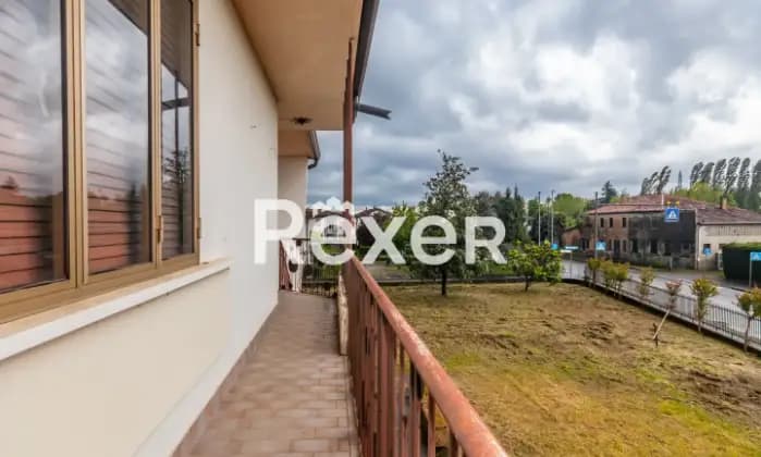 Rexer-Foss-Casa-bifamiliare-da-ristrutturare-con-garage-e-giardino-Giardino
