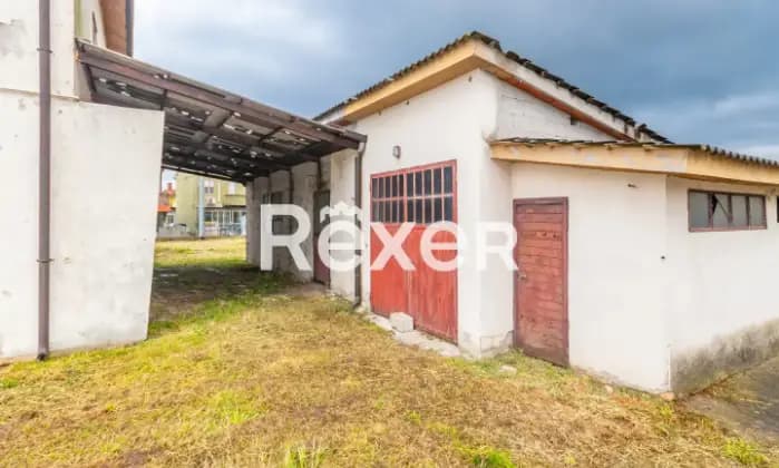 Rexer-Foss-Casa-bifamiliare-da-ristrutturare-con-garage-e-giardino-Terrazzo