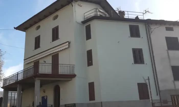 Rexer-Bagni-di-Lucca-Grande-casa-in-borgo-medievale-Giardino