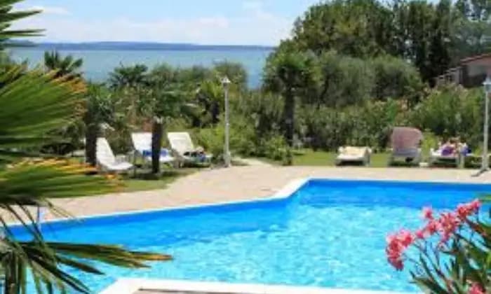 Rexer-Manerba-del-Garda-LAGO-DI-GARDA-Manerba-km-da-Desenzano-del-Garda-Appartamento-FRONTE-LAGO-In-residence-TERRAZZO