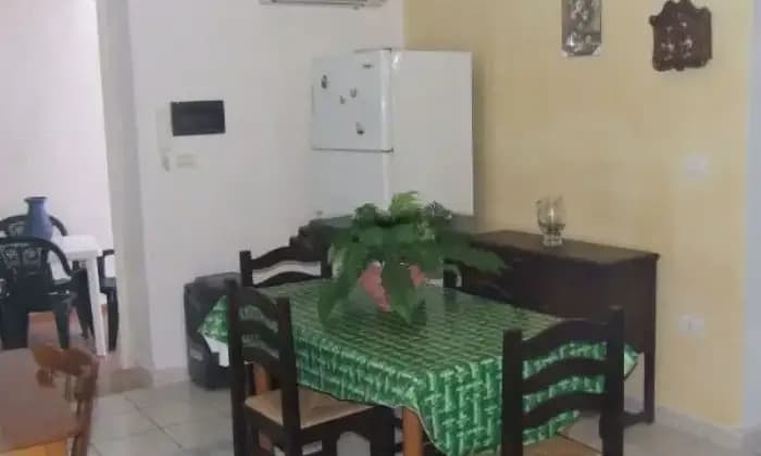 Rexer-Castrignano-del-Capo-Confortevole-bilocale-SALA-PRANZO