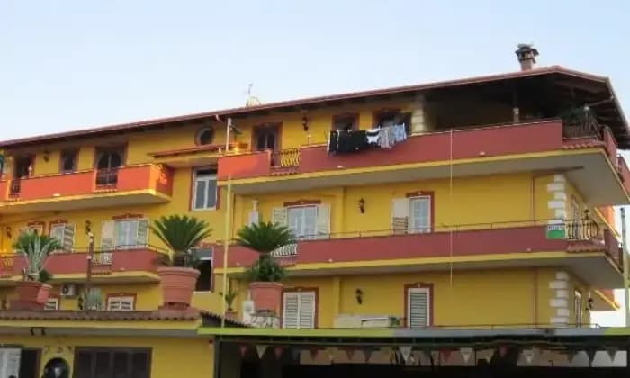 Rexer-Giugliano-in-Campania-Confortevole-appartamento-con-ampia-balconata-ALTRO