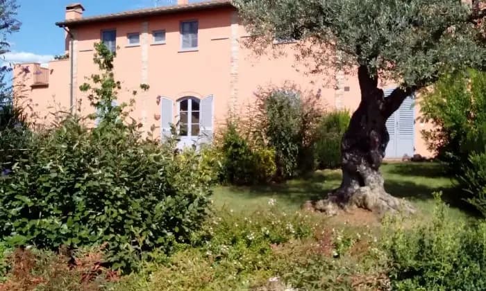 Rexer-Arezzo-Casa-vacanze-in-Residence-con-Piscina-GIARDINO