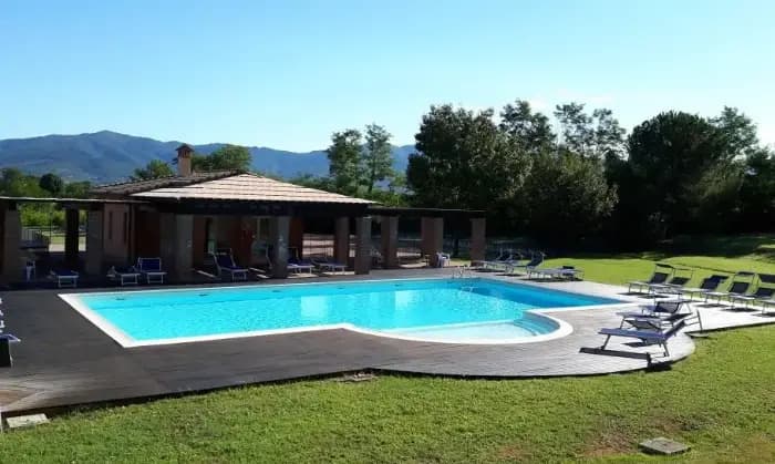 Rexer-Arezzo-Casa-vacanze-in-Residence-con-Piscina-GIARDINO