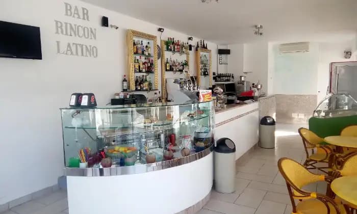 Rexer-Ravenna-Attivit-di-bar-con-edicola-gelateria-e-ristorante-SALONE